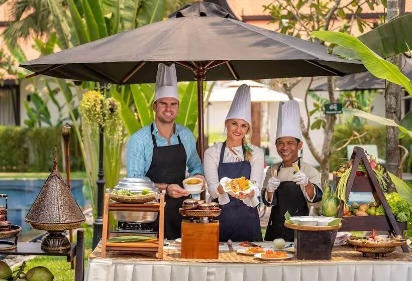 هتل The Embassy Angkor Resort & Spa