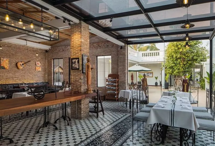 هتل The Embassy Angkor Resort & Spa