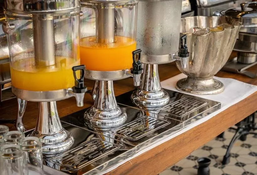 هتل The Embassy Angkor Resort & Spa