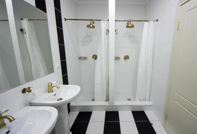 Nereus Hostel Near Kremlin