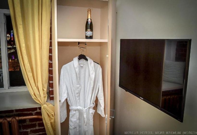 Nereus Hostel Near Kremlin