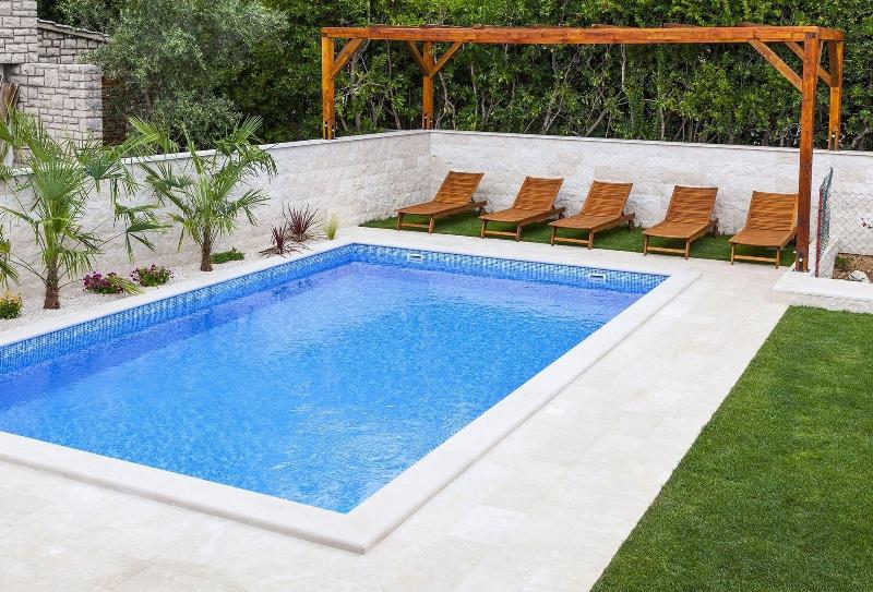 پانسیون Villa Mediterranea