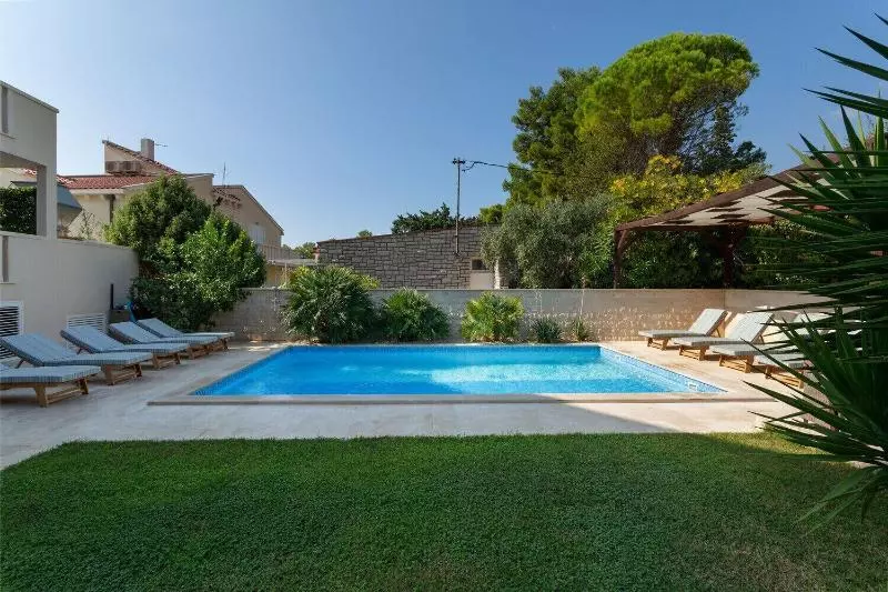 پانسیون Villa Mediterranea