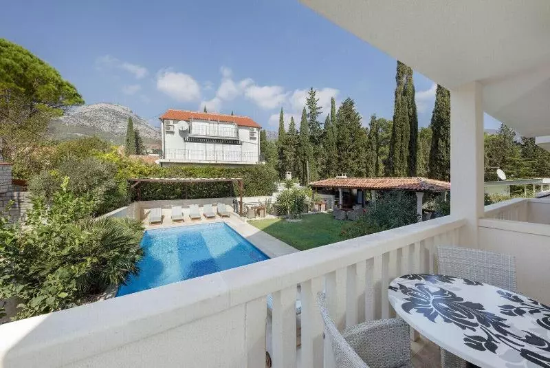 پانسیون Villa Mediterranea