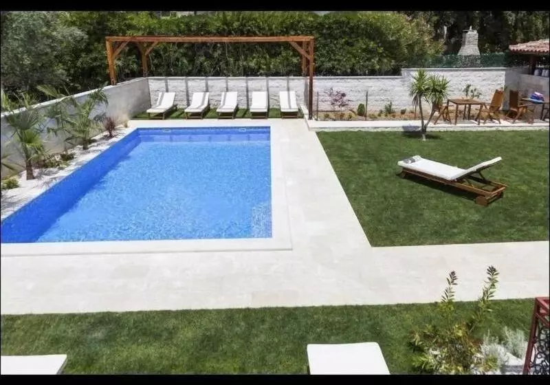 پانسیون Villa Mediterranea