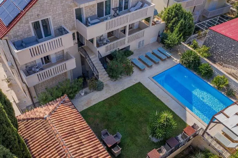 پانسیون Villa Mediterranea