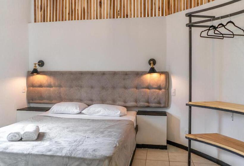 Plaza Royal Apartments