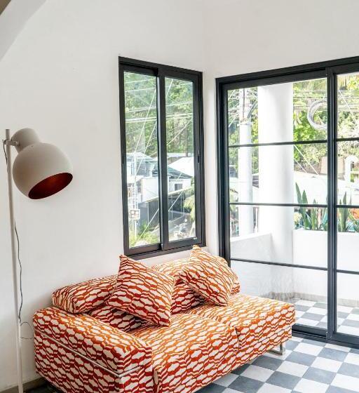 Plaza Royal Apartments