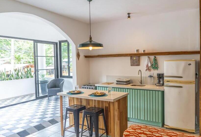 Plaza Royal Apartments