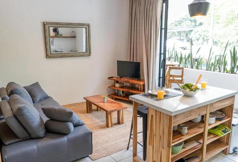 Plaza Royal Apartments