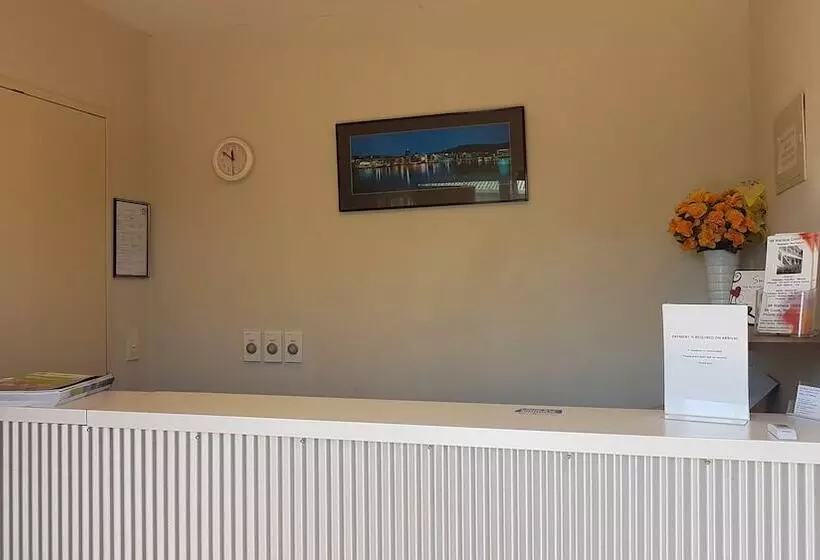 88 Wallace Court Motel