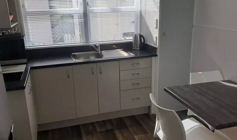 Asure Harbour View Motel And Water Front Apartments