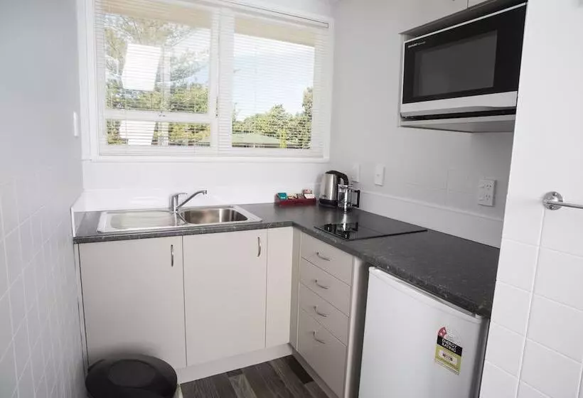 Asure Harbour View Motel And Water Front Apartments