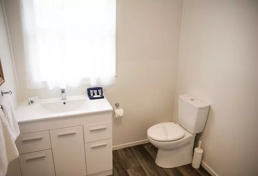 Asure Harbour View Motel And Water Front Apartments