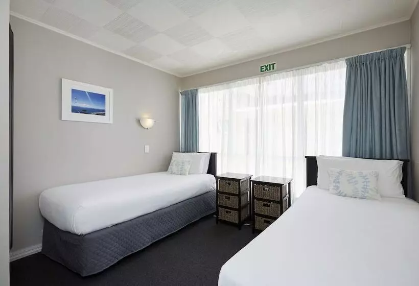 Asure Harbour View Motel And Water Front Apartments