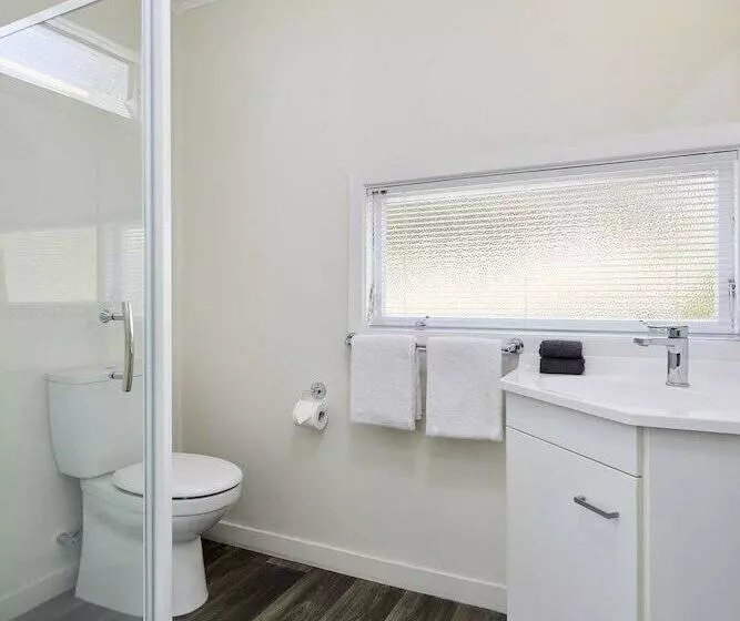 Asure Harbour View Motel And Water Front Apartments