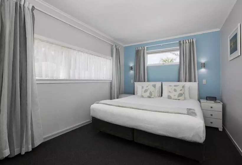 Asure Harbour View Motel And Water Front Apartments