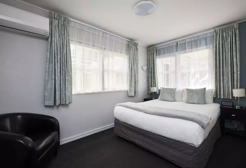 Asure Harbour View Motel And Water Front Apartments