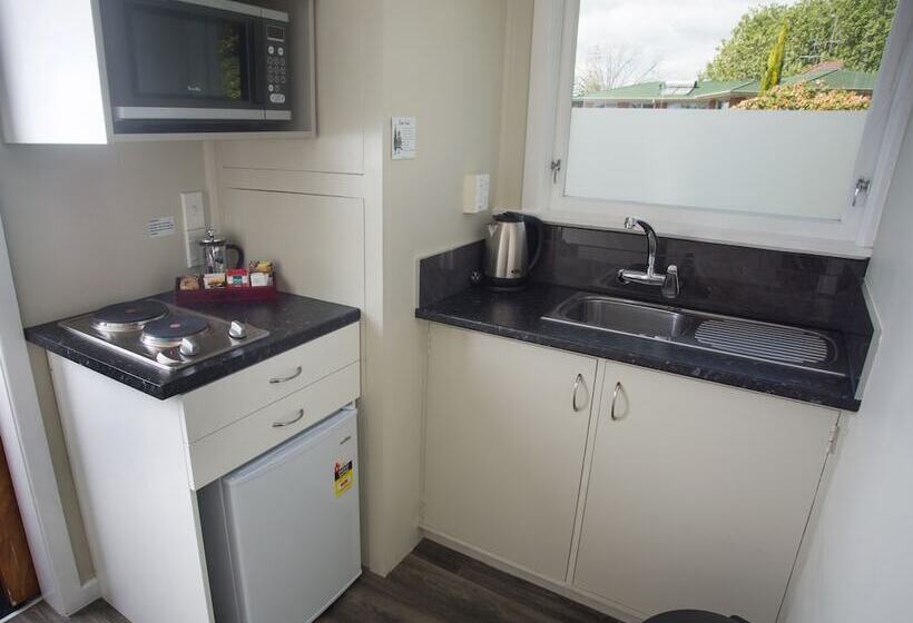 Asure Harbour View Motel And Water Front Apartments