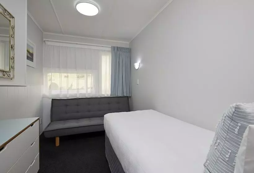 Asure Harbour View Motel And Water Front Apartments