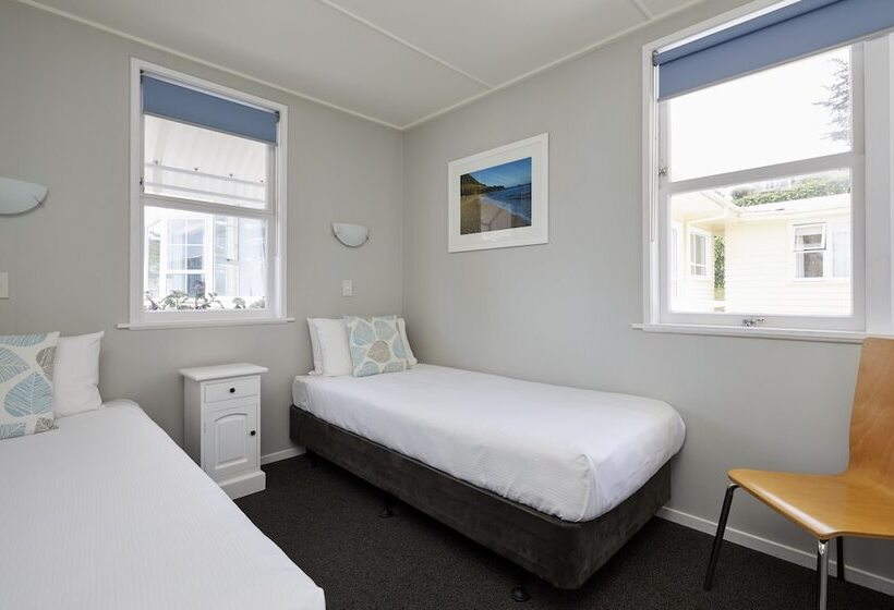 Asure Harbour View Motel And Water Front Apartments