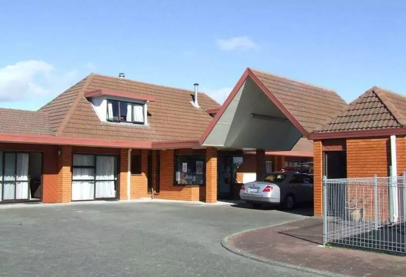 فندق Ace High Motor Inn