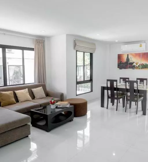 Baan Smile Villa