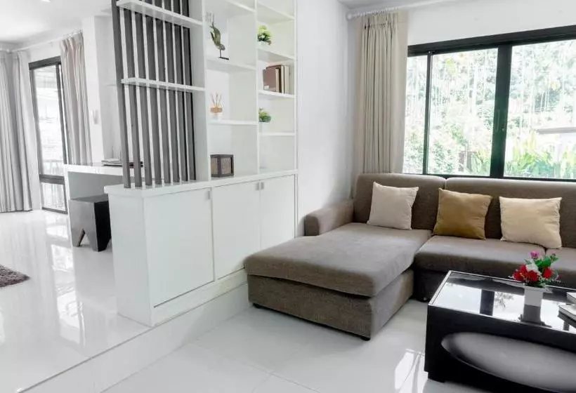 Baan Smile Villa