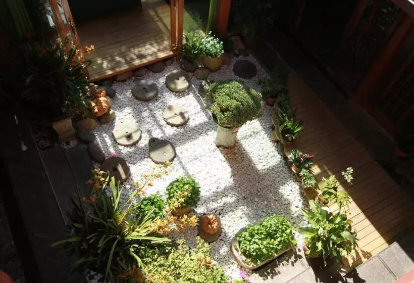 Lijiang Sunshine Nali Inn
