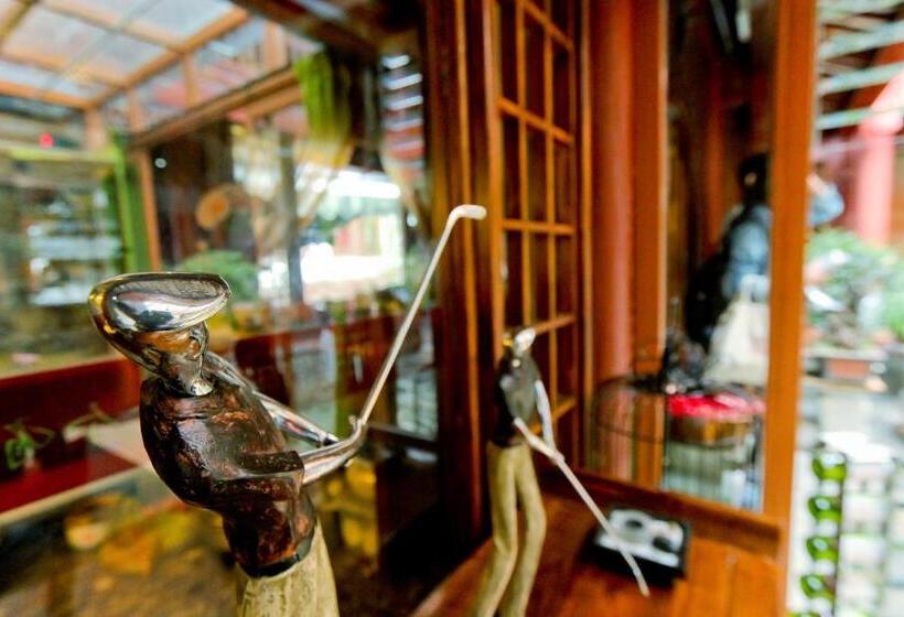 Lijiang Sunshine Nali Inn