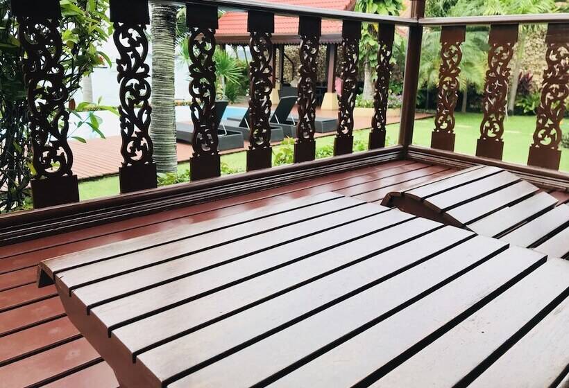 ペンション Erawan Villa