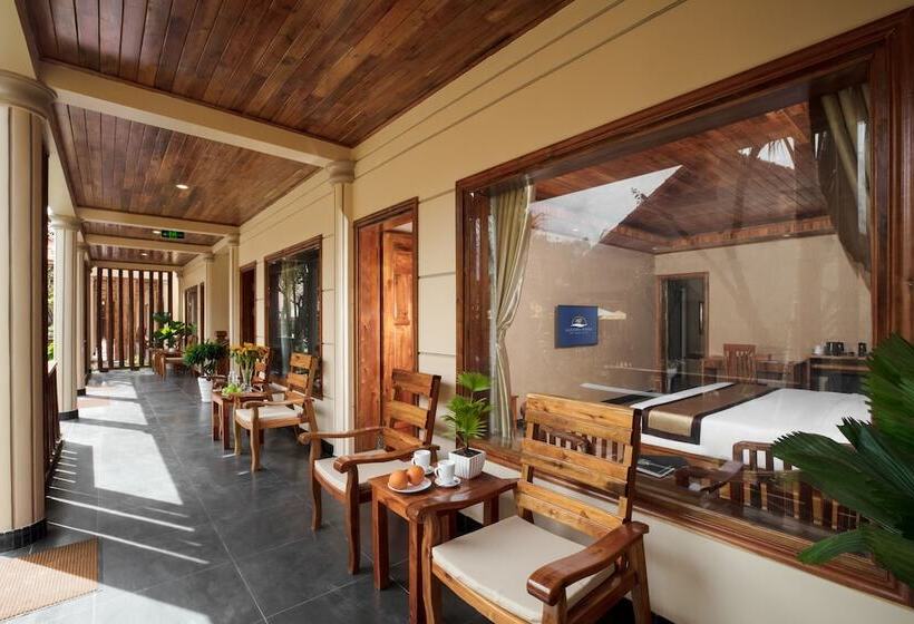 ホテル Golden Topaz Resort