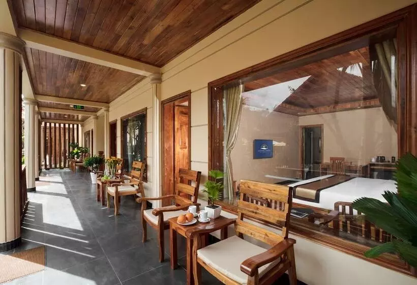 هتل Golden Topaz Resort