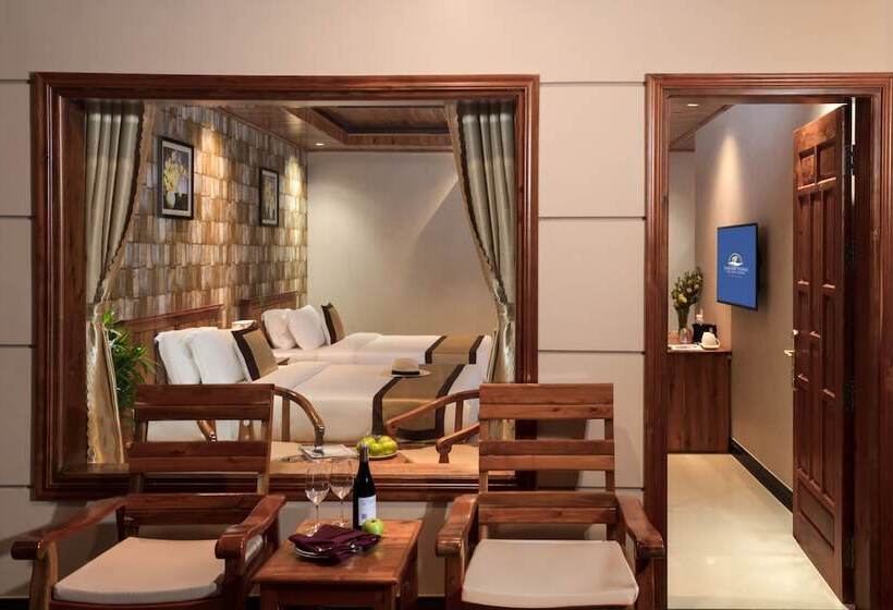 ホテル Golden Topaz Resort