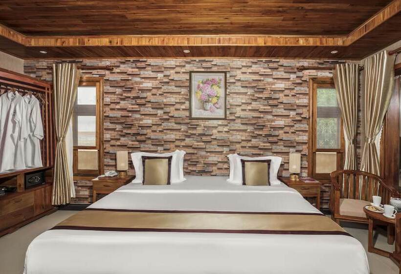 ホテル Golden Topaz Resort