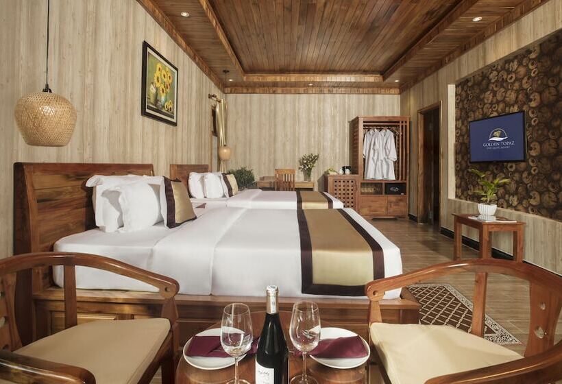 ホテル Golden Topaz Resort