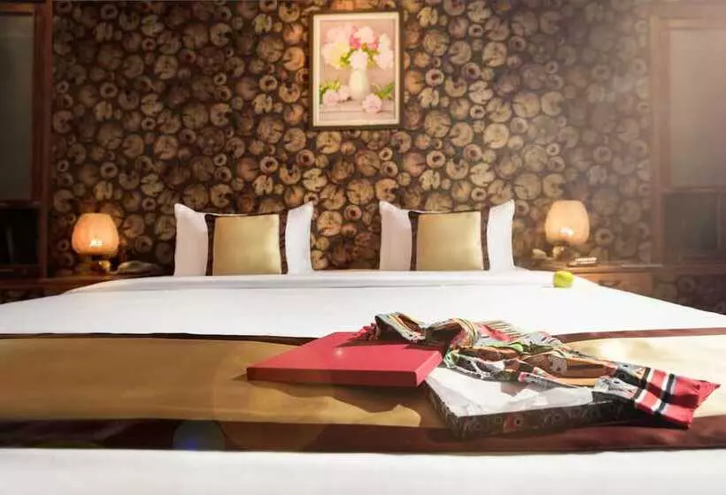 هتل Golden Topaz Resort