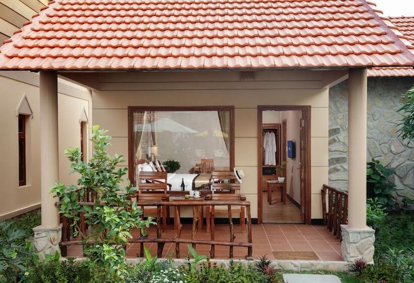 ホテル Golden Topaz Resort