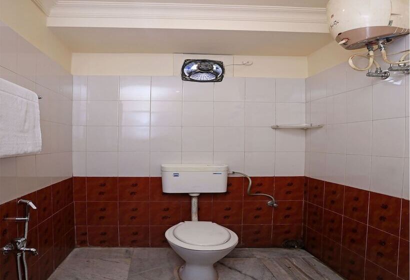 هتل Lisa Guest House