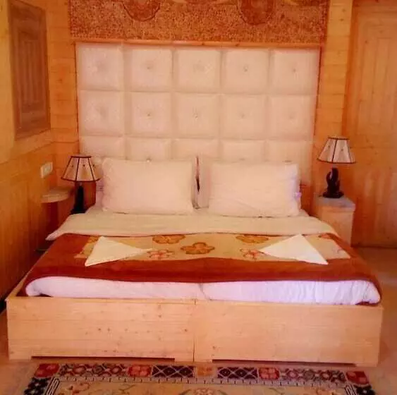 هتل Nezer Homestay