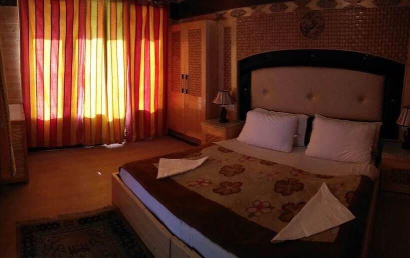 هتل Nezer Homestay