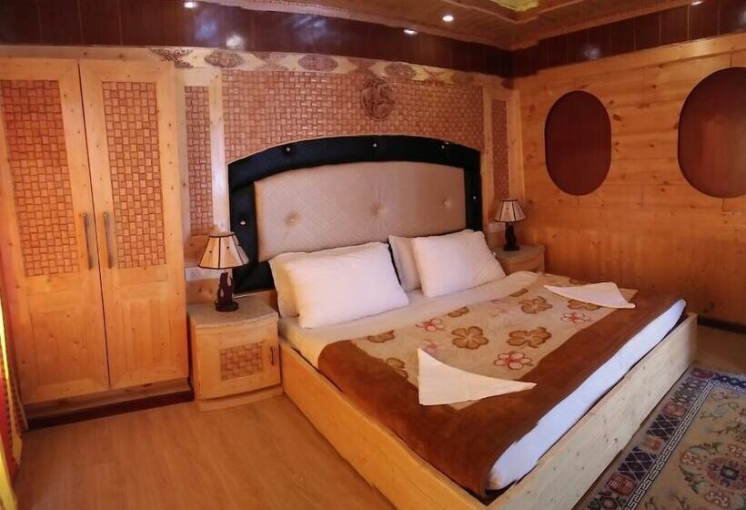 هتل Nezer Homestay