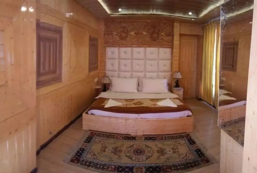 هتل Nezer Homestay