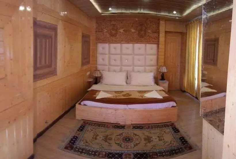 هتل Nezer Homestay