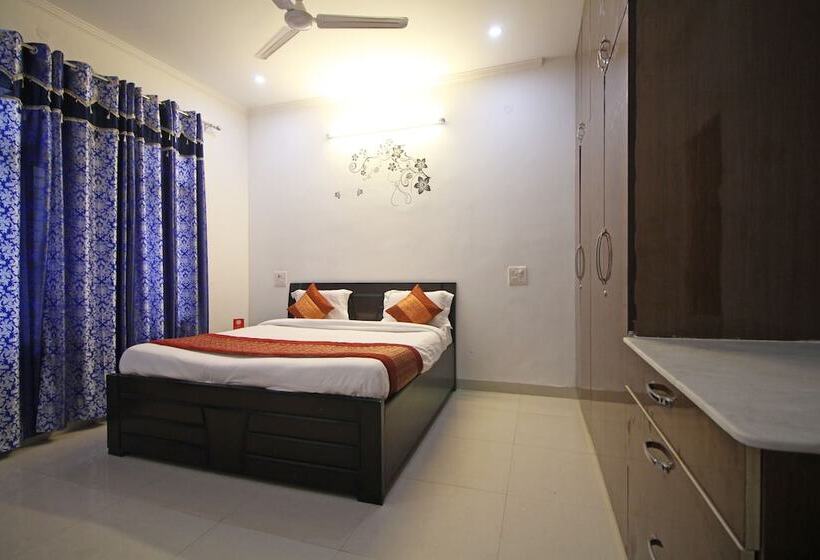 فندق Oyo 7526 Rising Star Sec 45