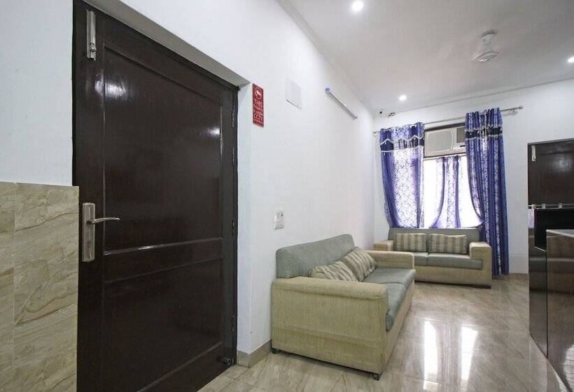 فندق Oyo 7526 Rising Star Sec 45