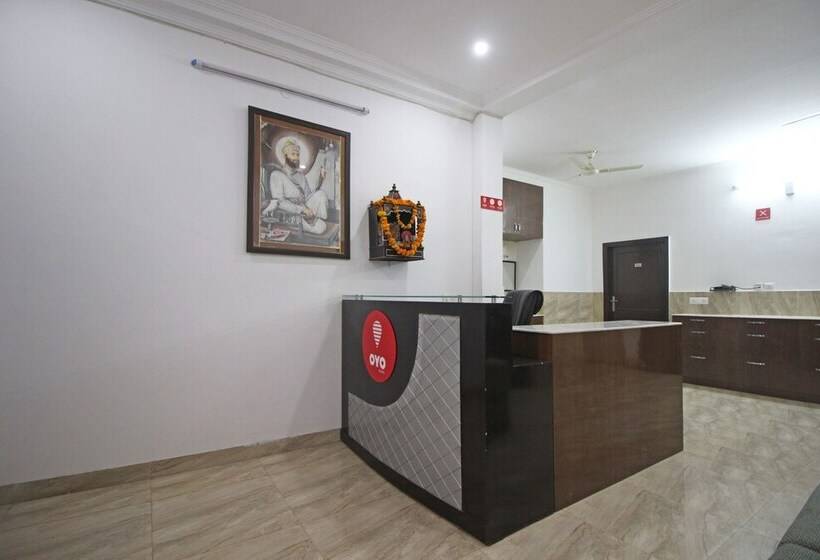 فندق Oyo 7526 Rising Star Sec 45