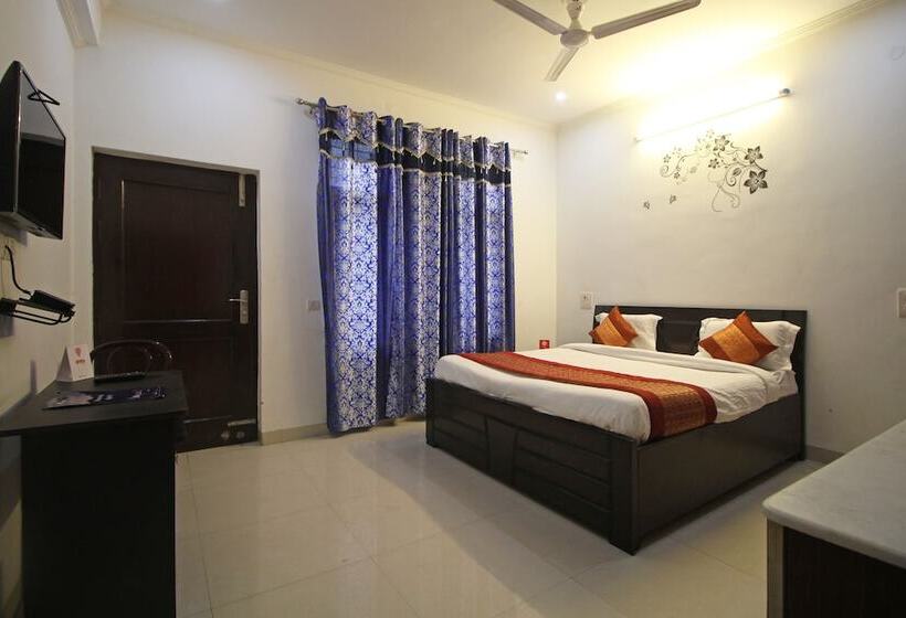 فندق Oyo 7526 Rising Star Sec 45