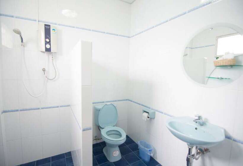 בית מלון כפרי Wattana Village Resort