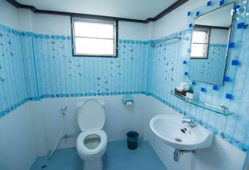 Hotelli Wattana Village Resort